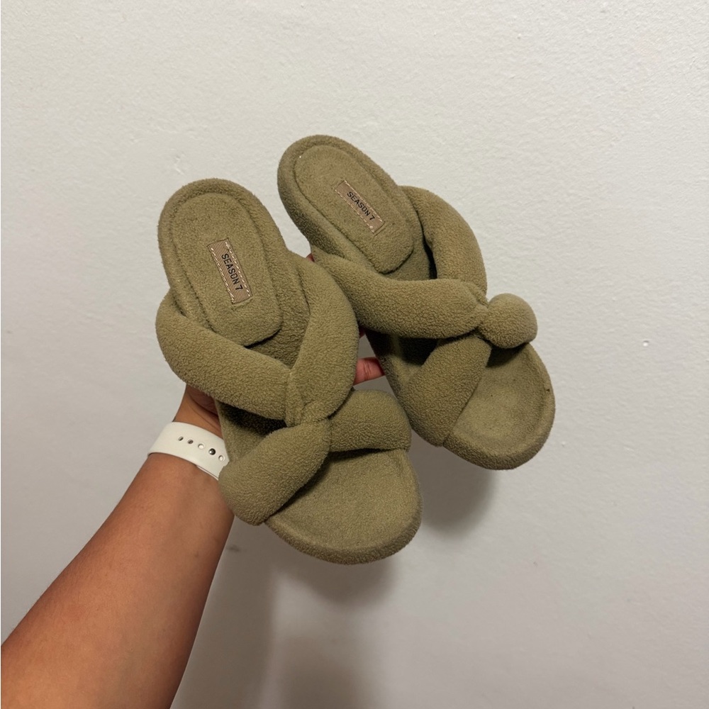 YZY season 7 mule heel - Olive Green